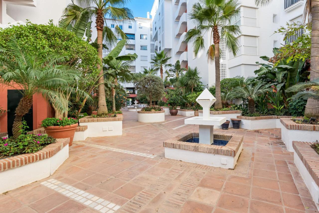 Modern - 2 Bedrooms, Beachside - Puerto Banus Appartamento Marbella