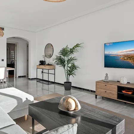 Modern Apartment - 2 Bedrooms, Beachside - Puerto Banus Marbella Exterior photo