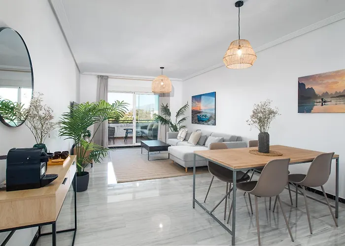 Modern Apartment - 2 Bedrooms, Beachside - Puerto Banus