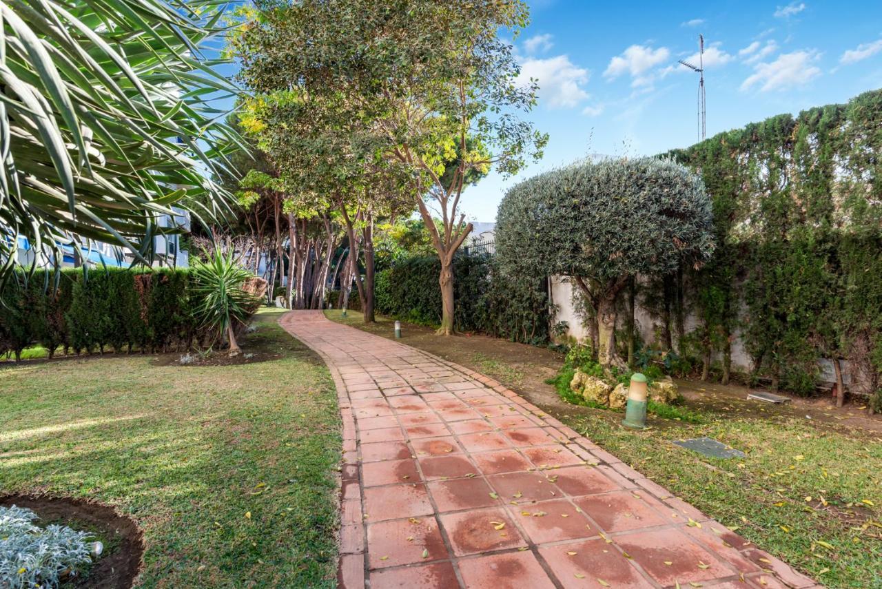 Modern - 2 Bedrooms, Beachside - Puerto Banus Apartament