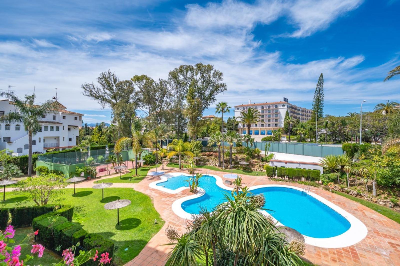 Modern - 2 Bedrooms, Beachside - Puerto Banus Apartament Marbella